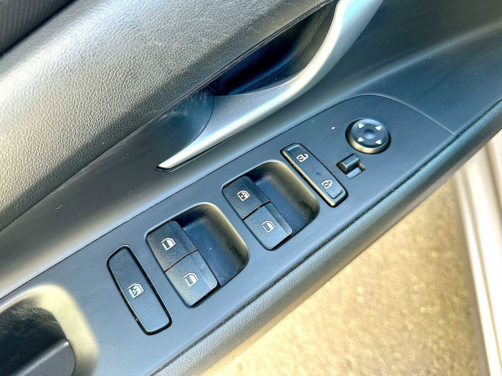 Used 2023 Hyundai Elantra Blue image 15