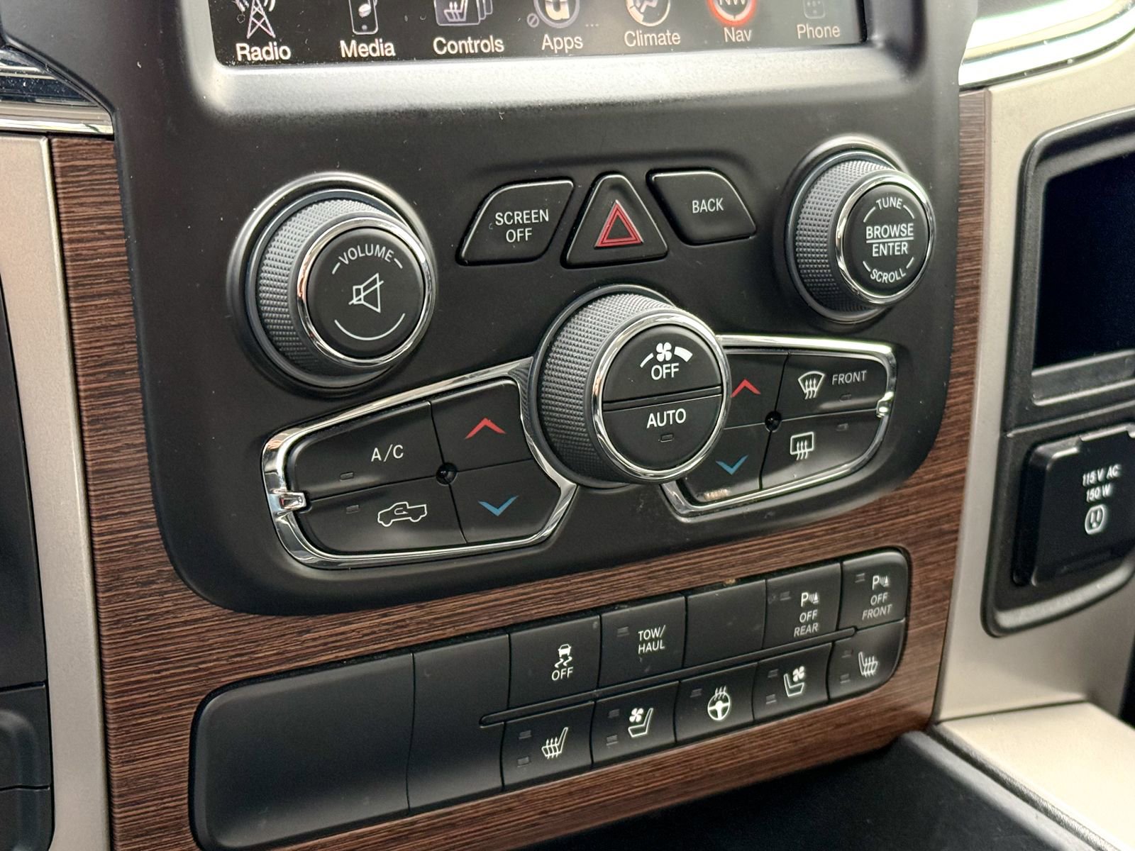 Used 2017 RAM 1500 Laramie w/ Convenience Group image 22