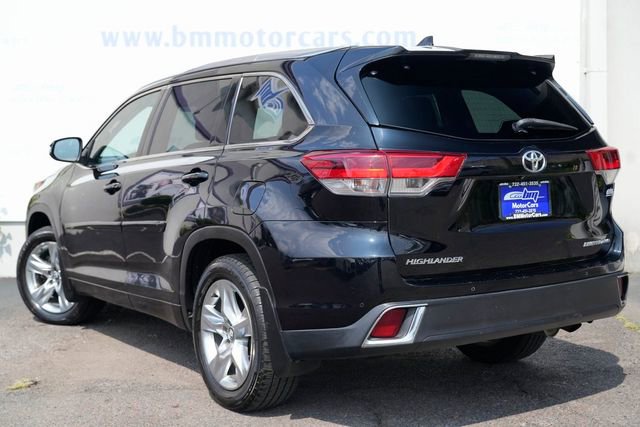 Used 2017 Toyota Highlander Limited image 4