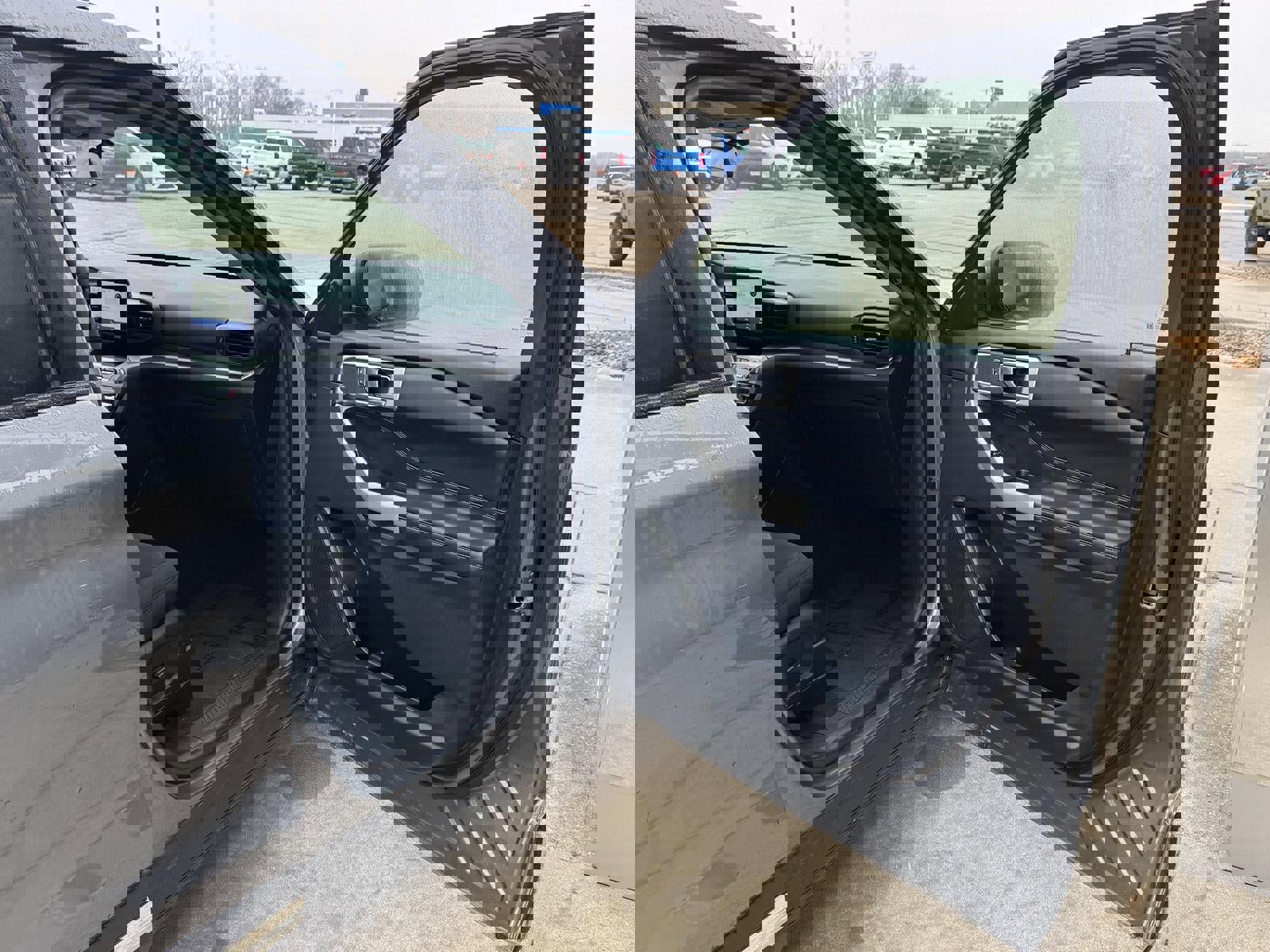 Used 2022 Ford Explorer XLT w/ Class IV Trailer Tow Package image 30