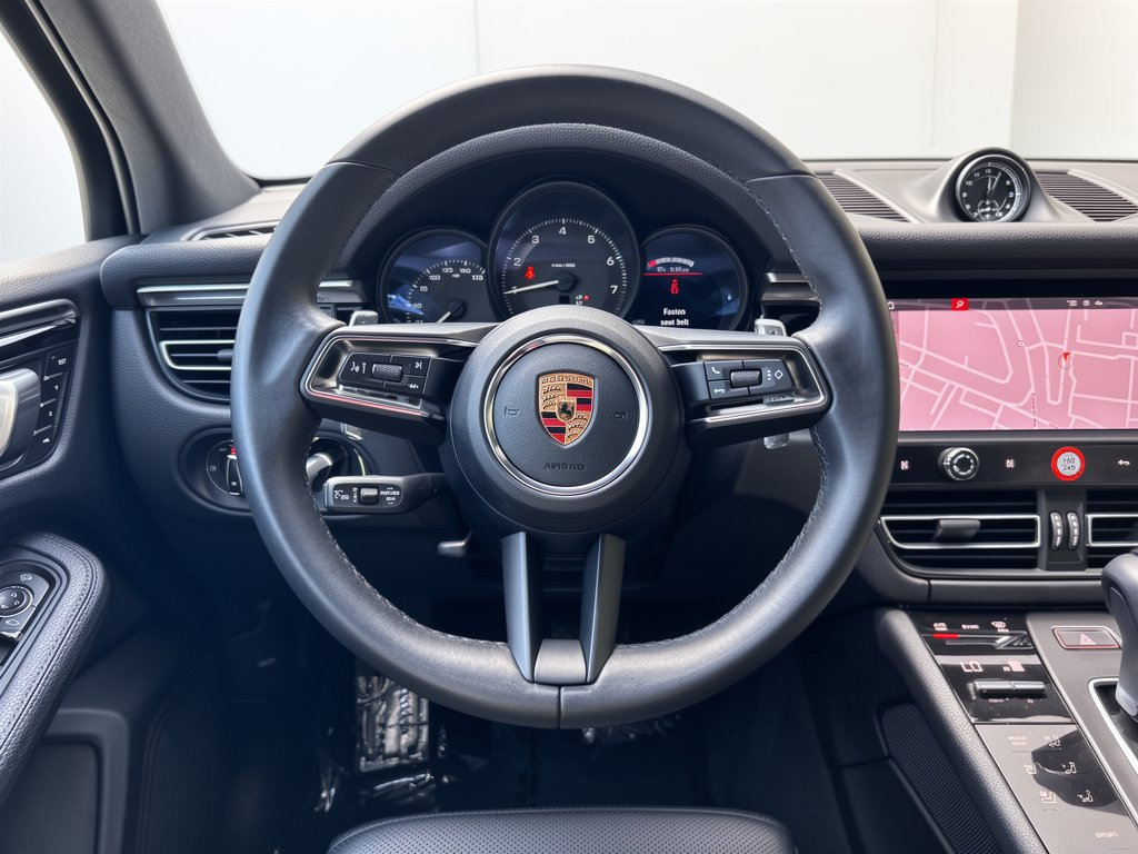 Used 2023 Porsche Macan AWD/4WD image 30