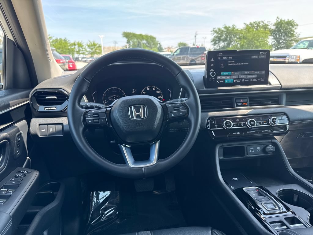Used 2023 Honda Pilot EX-L image 14
