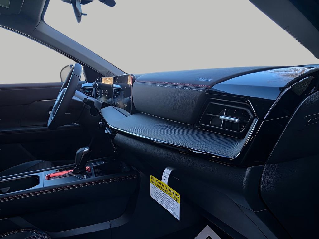 New 2026 Nissan Kicks SR w/ Cold Weather Package image 13