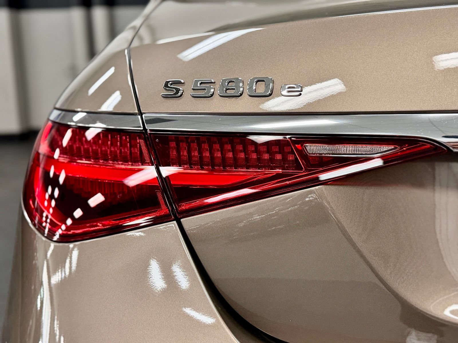 New 2026 Mercedes-Benz S 580e 4MATIC Sedan image 11