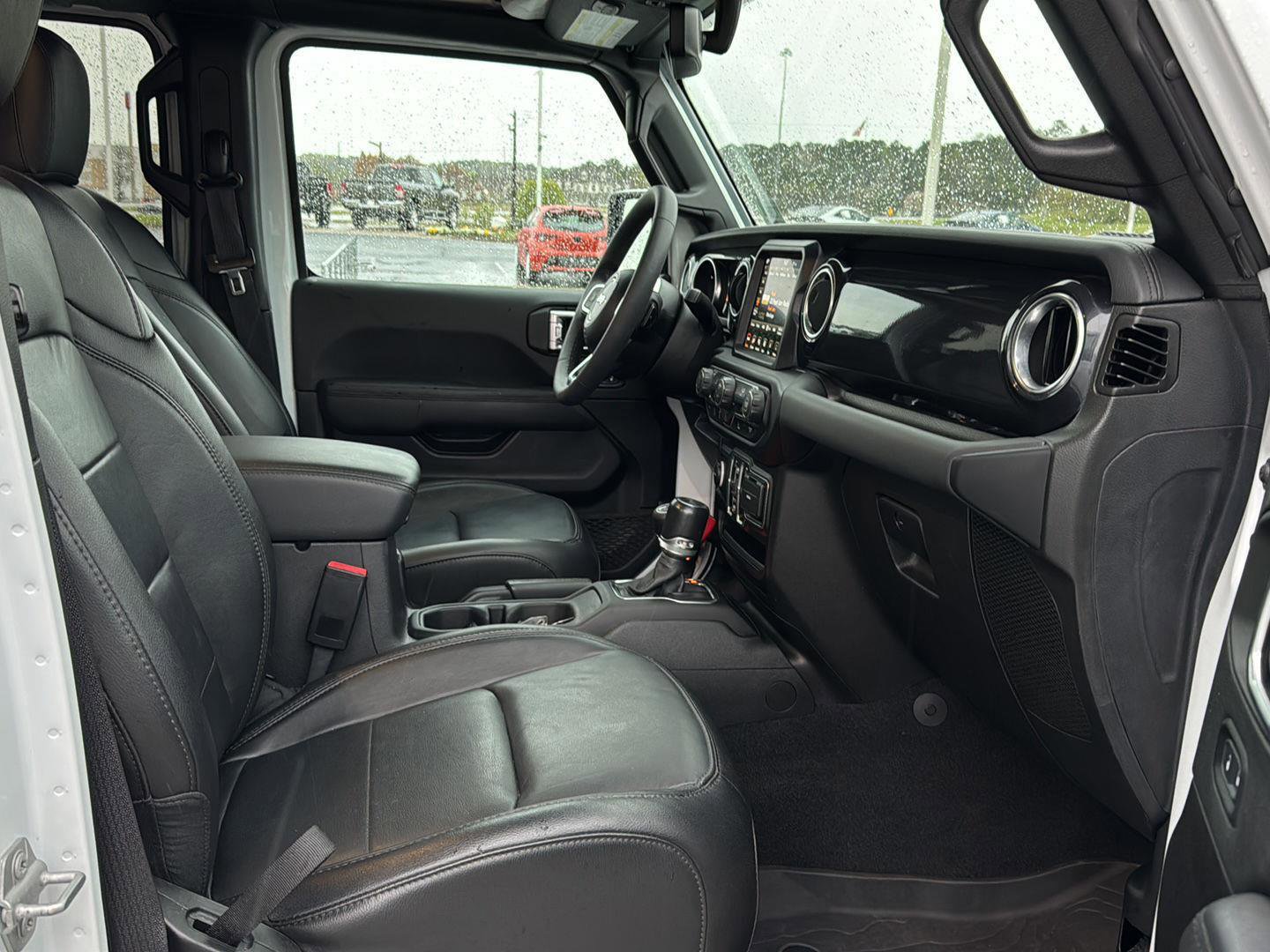 Used 2023 Jeep Wrangler Unlimited Sahara image 10