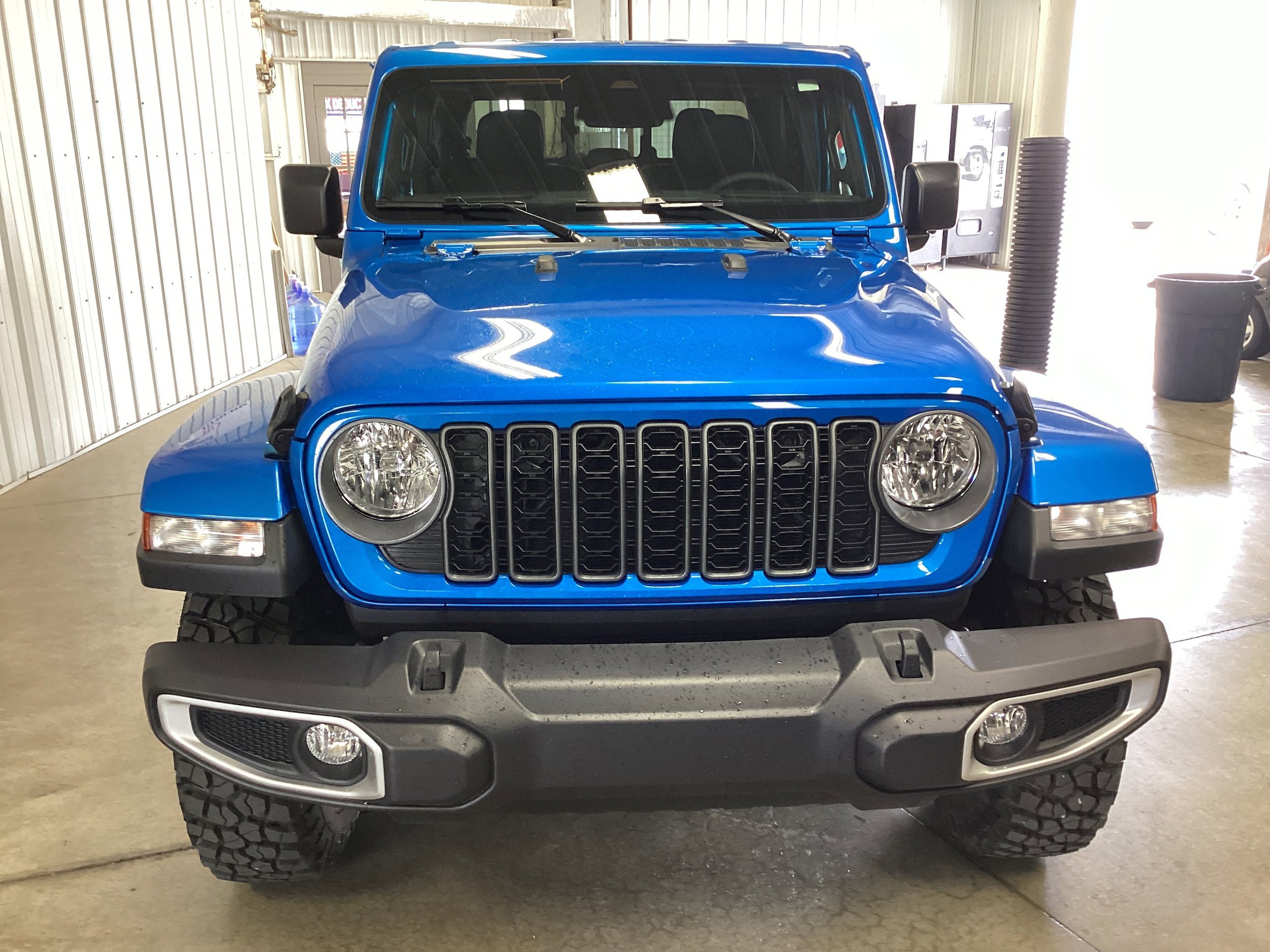 Used 2026 Jeep Gladiator Sport AWD/4WD image 8