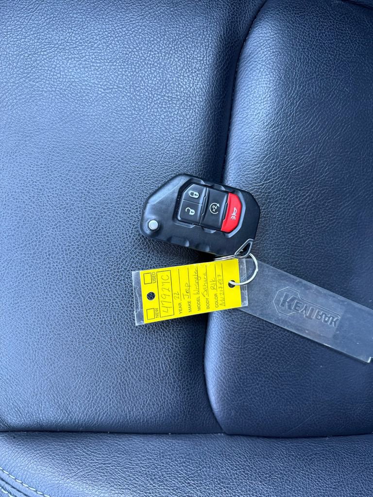 Used 2022 Jeep Wrangler Unlimited Sahara w/ Cold Weather Group image 29