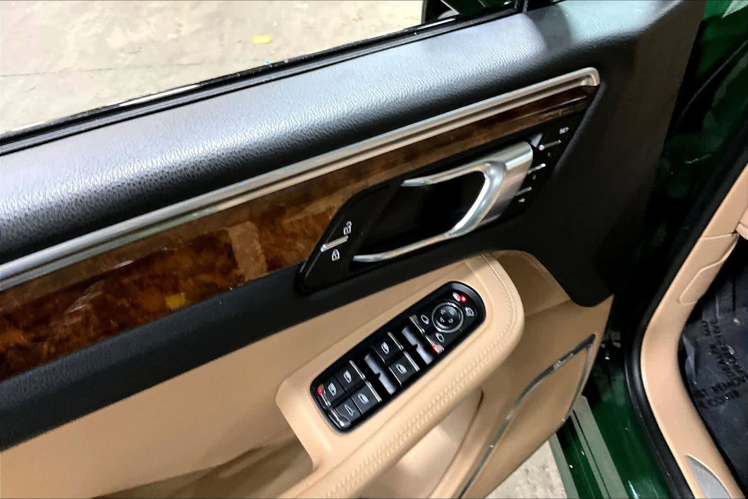 Used 2020 Porsche Macan Turbo AWD/4WD image 72