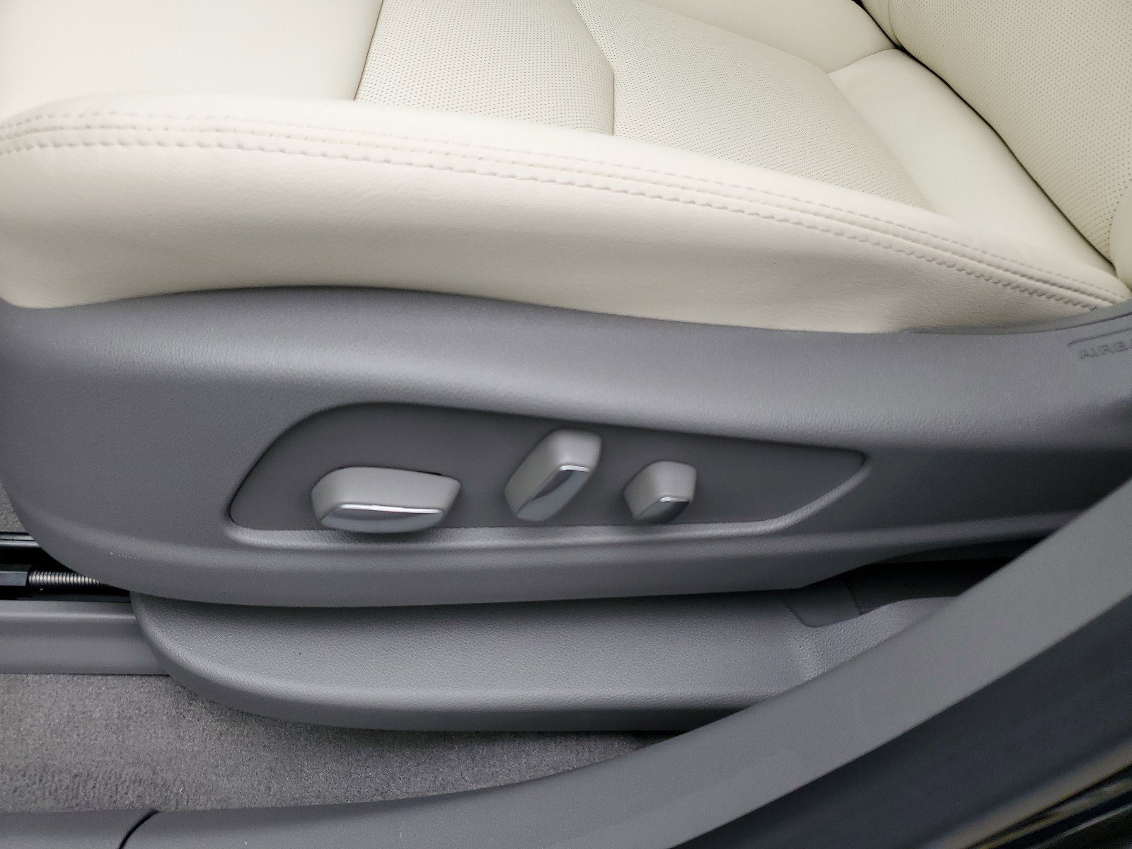 New 2025 Cadillac XT5 Premium Luxury w/ Technology Package image 15