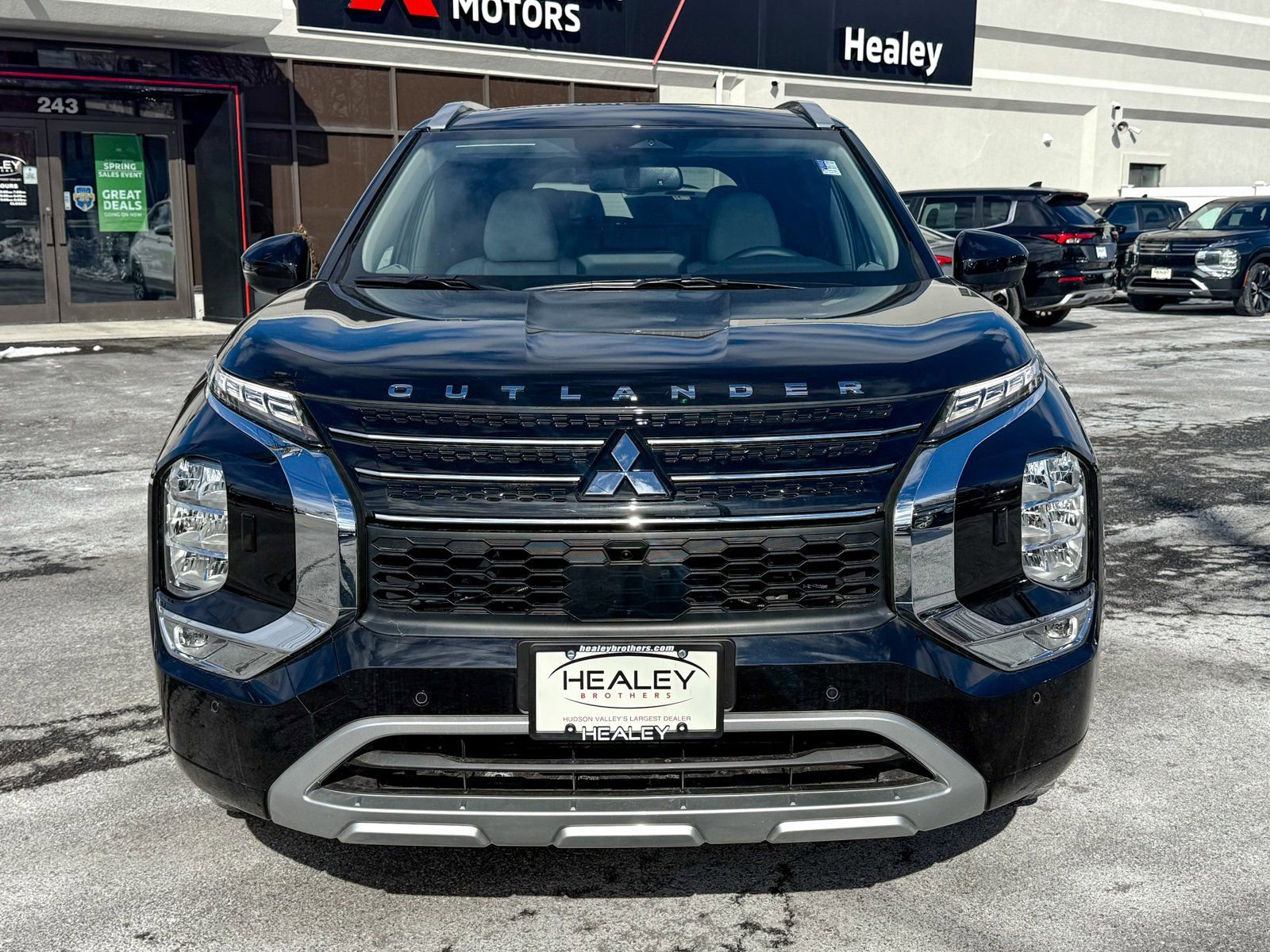 New 2025 Mitsubishi Outlander SEL image 2