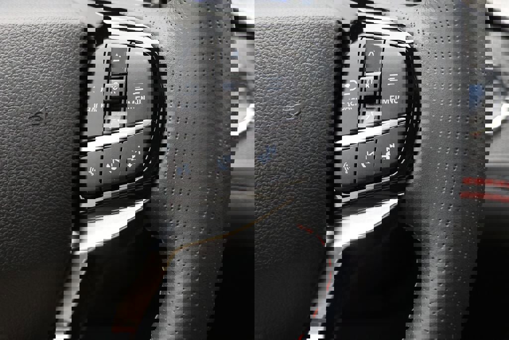 Used 2025 Ford Explorer ST AWD/4WD image 22