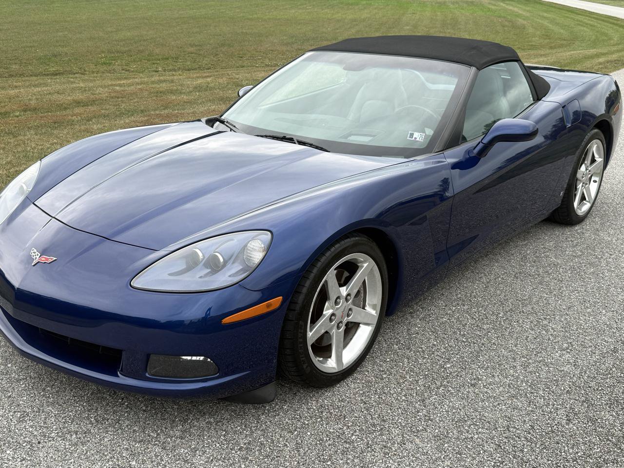 Used 2005 Chevrolet Corvette Convertible w/ Preferred Equipment Group RWD image 3
