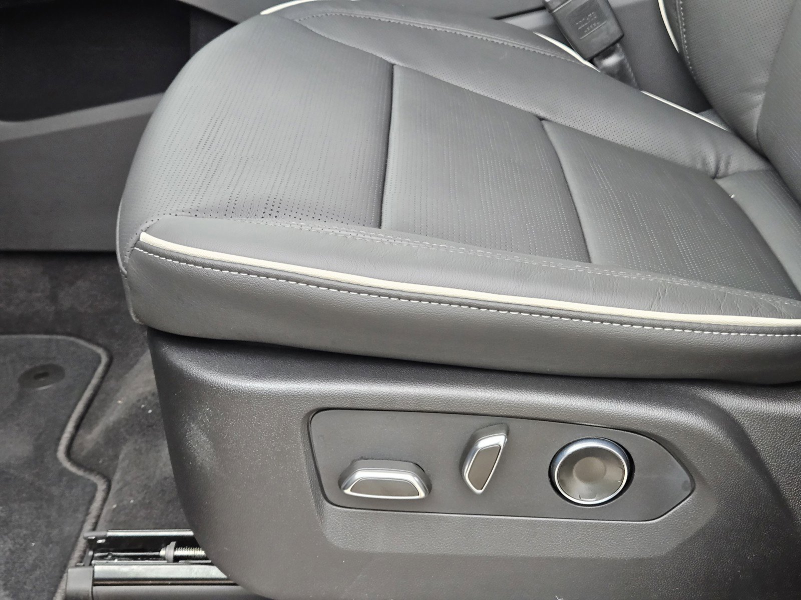 New 2026 Cadillac Escalade Sport w/ Touring Package image 16