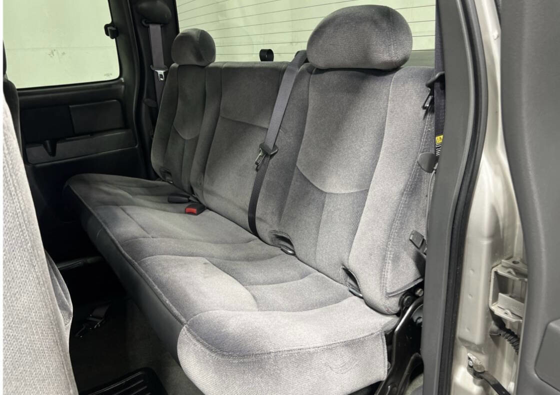 Used 2007 GMC Sierra 2500 SLE w/ Snow Plow Prep Package image 3