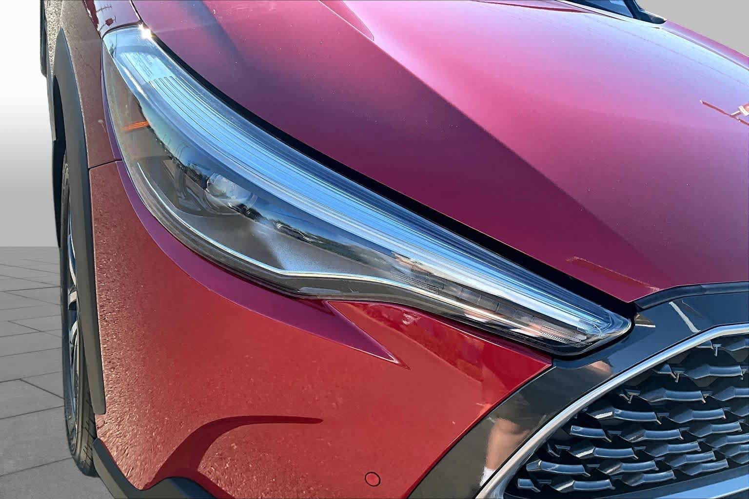 Certified 2022 Toyota Corolla Cross XLE w/ Convenience Package FWD image 27