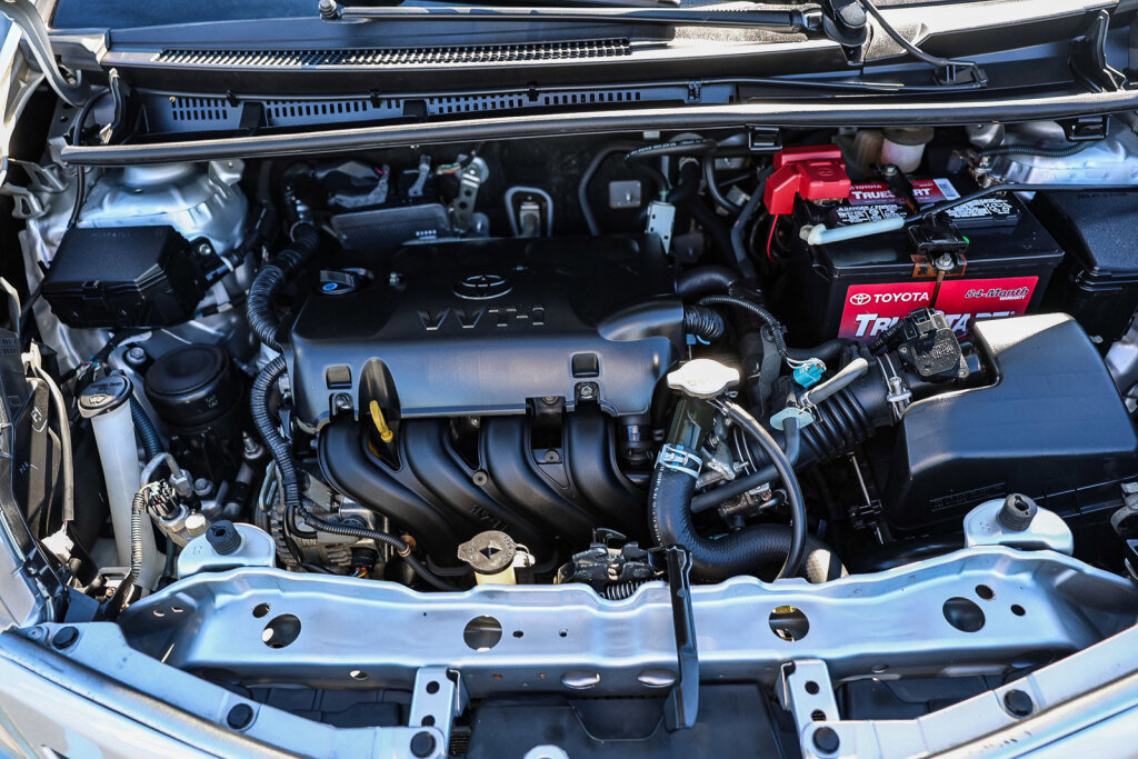 Used 2013 Toyota Yaris LE image 25