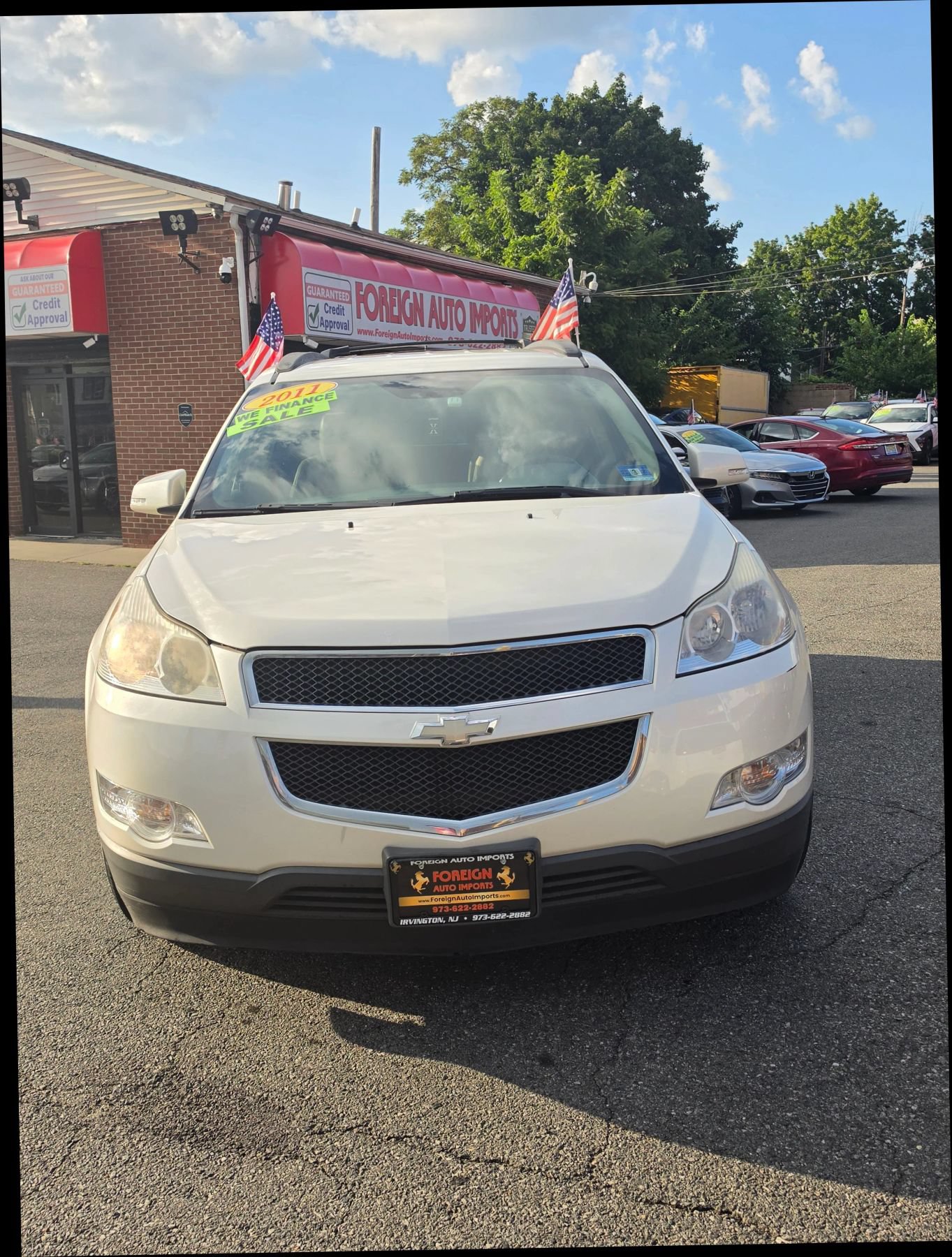 Used 2011 Chevrolet Traverse LT w/ Personal Connectivity Package FWD image 3