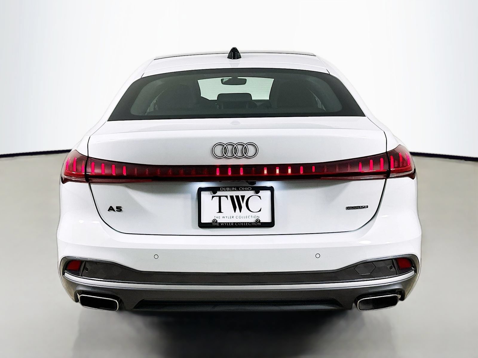 Used 2025 Audi A5 2.0T Premium Plus w/ Premium Plus AWD/4WD image 6