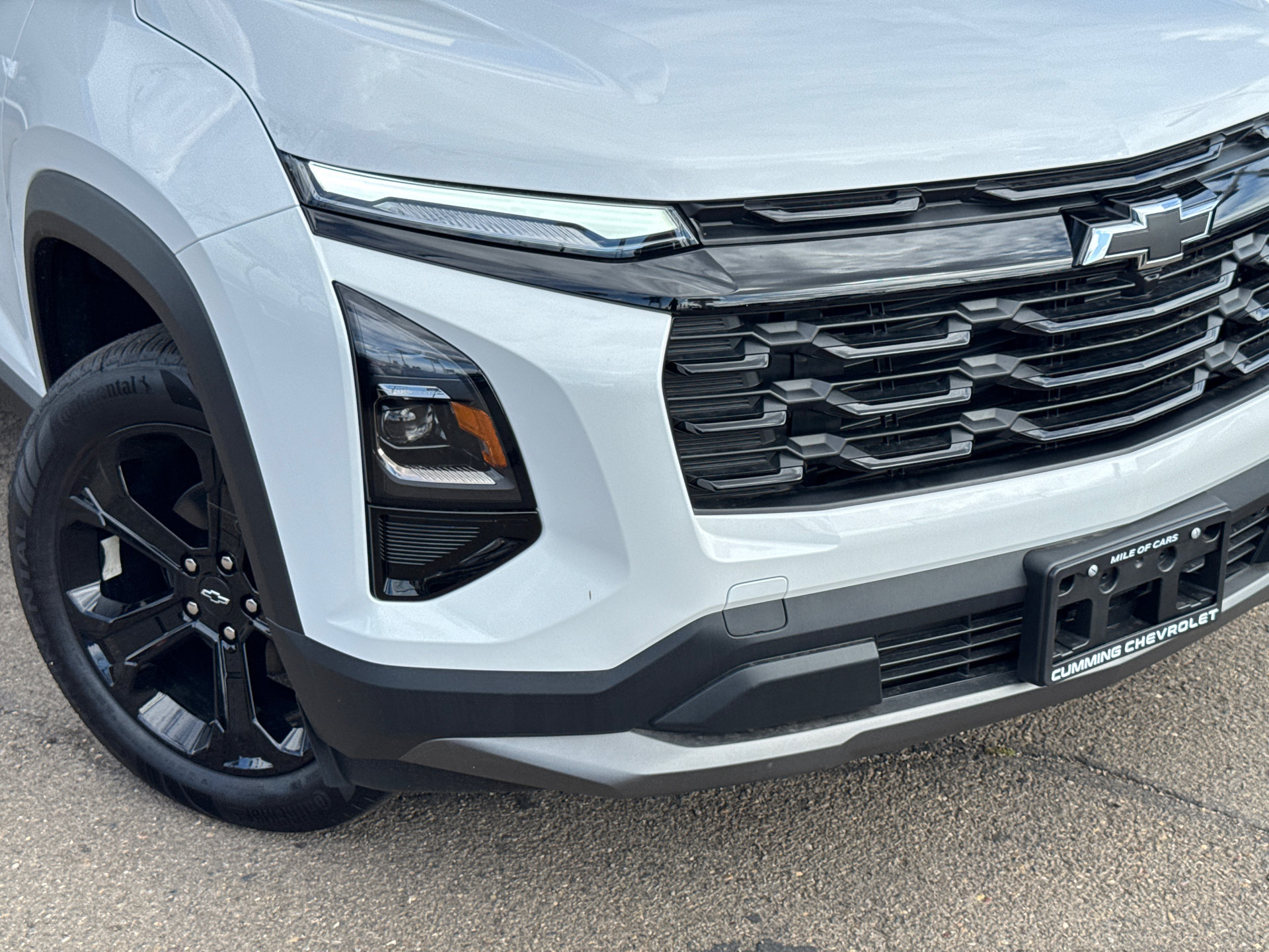 New 2027 Chevrolet Equinox LT w/ Convenience Package II FWD image 3