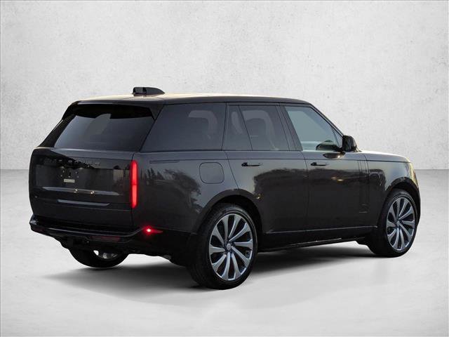 New 2025 Land Rover Range Rover SE image 2