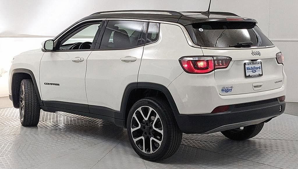 Used 2018 Jeep Compass Limited w/ Navigation Group AWD/4WD image 4