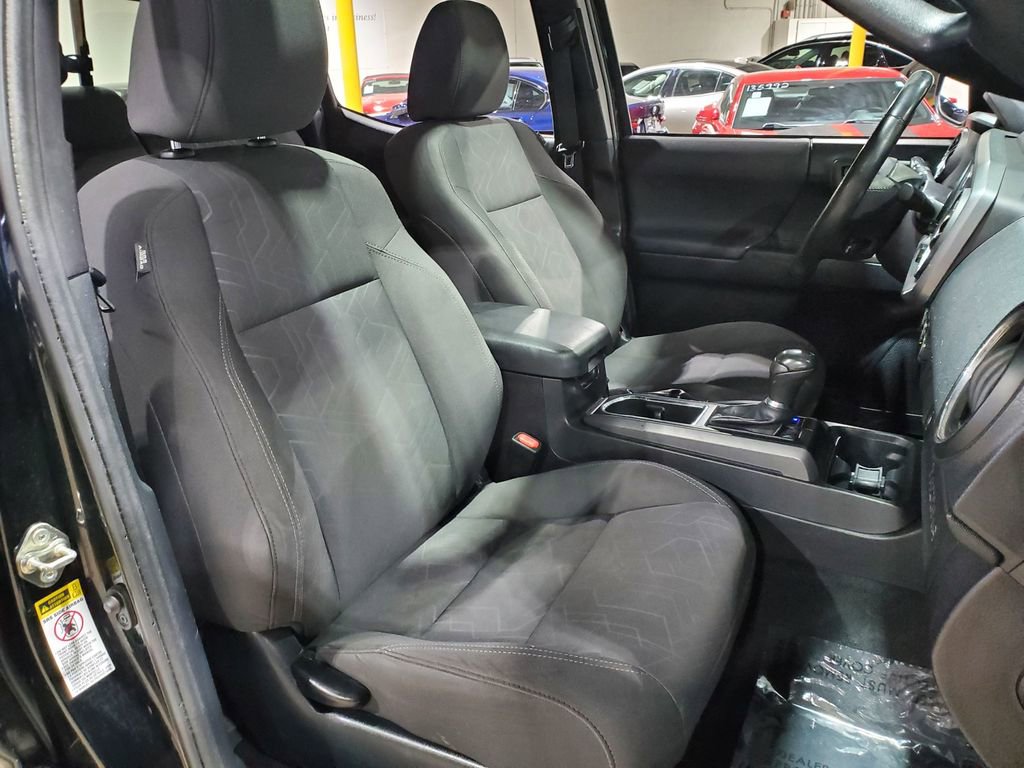 Used 2016 Toyota Tacoma TRD Sport w/ Premium & Technology Package RWD image 14