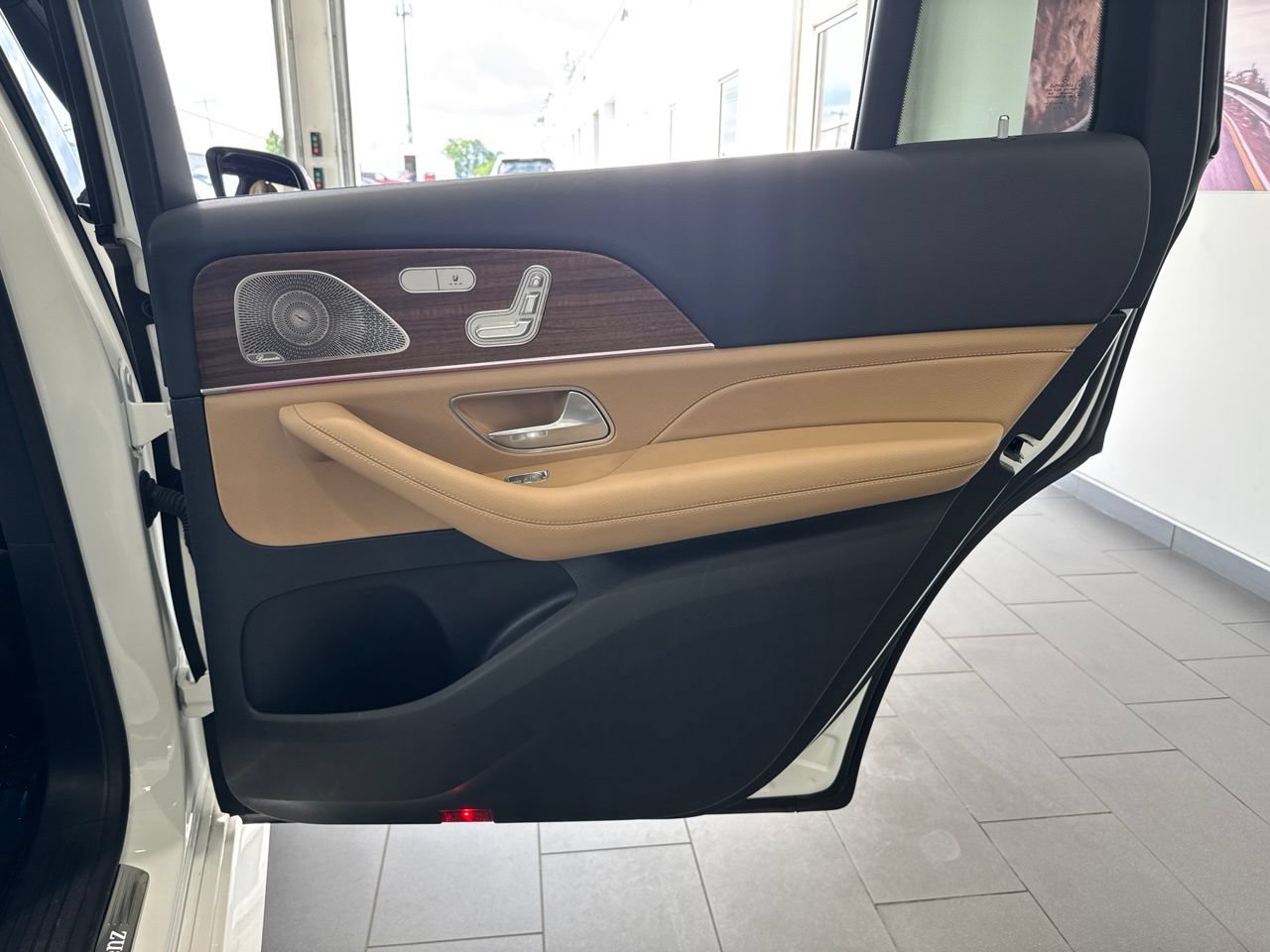 Used 2025 Mercedes-Benz GLS 450 4MATIC image 55