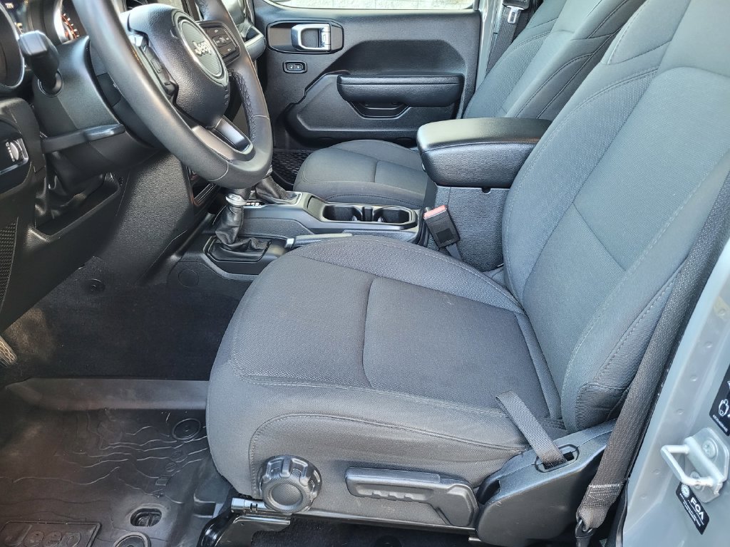 Used 2023 Jeep Gladiator Sport AWD/4WD image 12