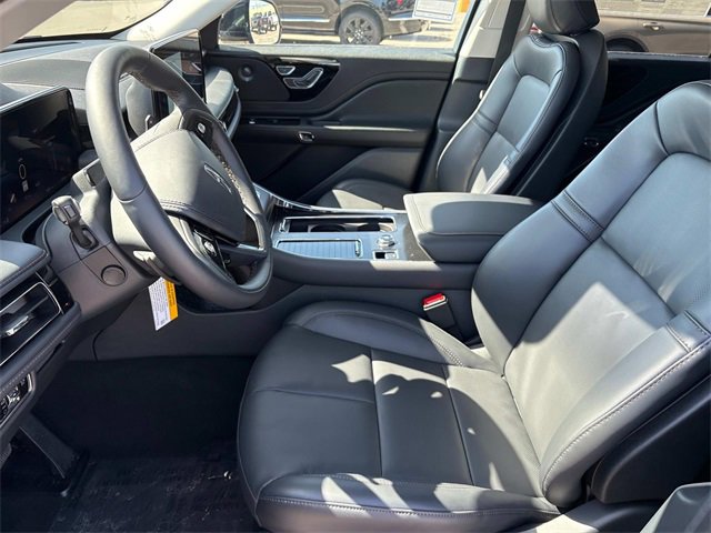 New 2025 Lincoln Aviator AWD w/ Equipment Group 101A image 24