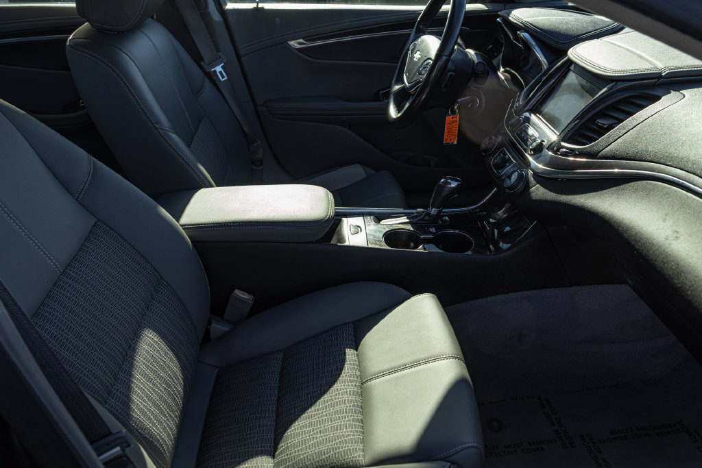 Used 2014 Chevrolet Impala LT w/ Convenience Package FWD image 31