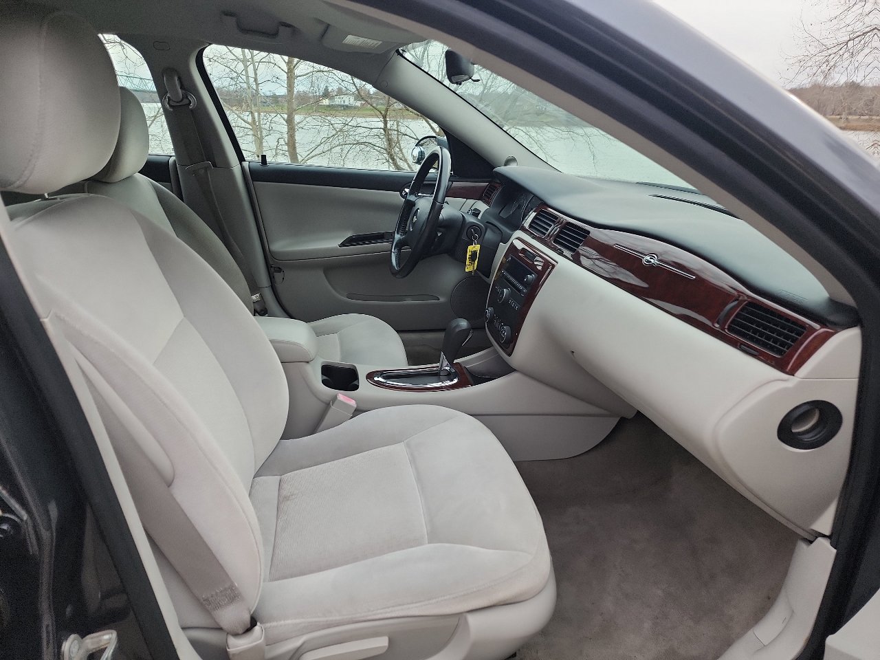 Used 2010 Chevrolet Impala LT image 13