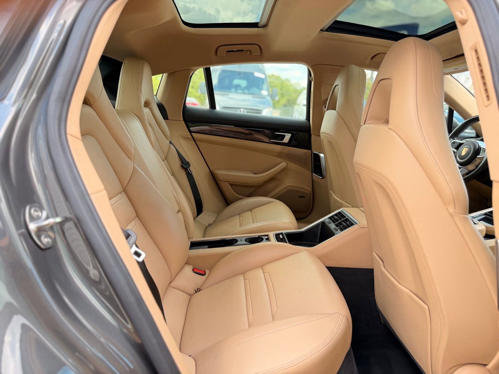 Used 2018 Porsche Panamera 4 image 29