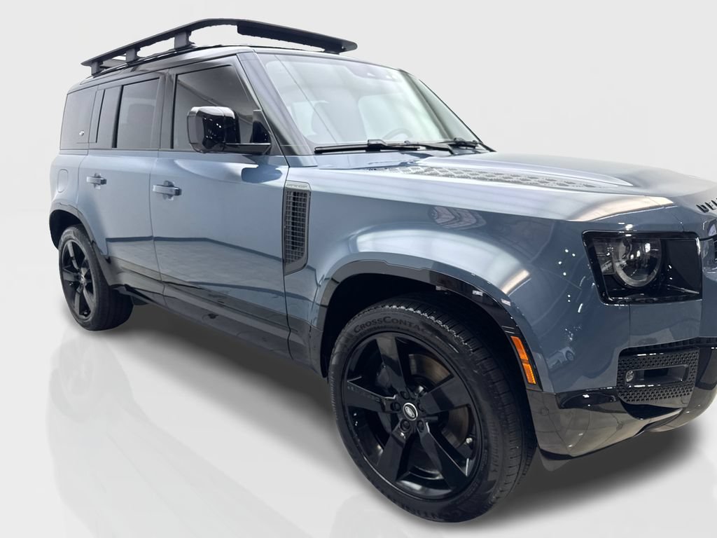 Used 2024 Land Rover Defender 110 X-Dynamic SE AWD/4WD image 12