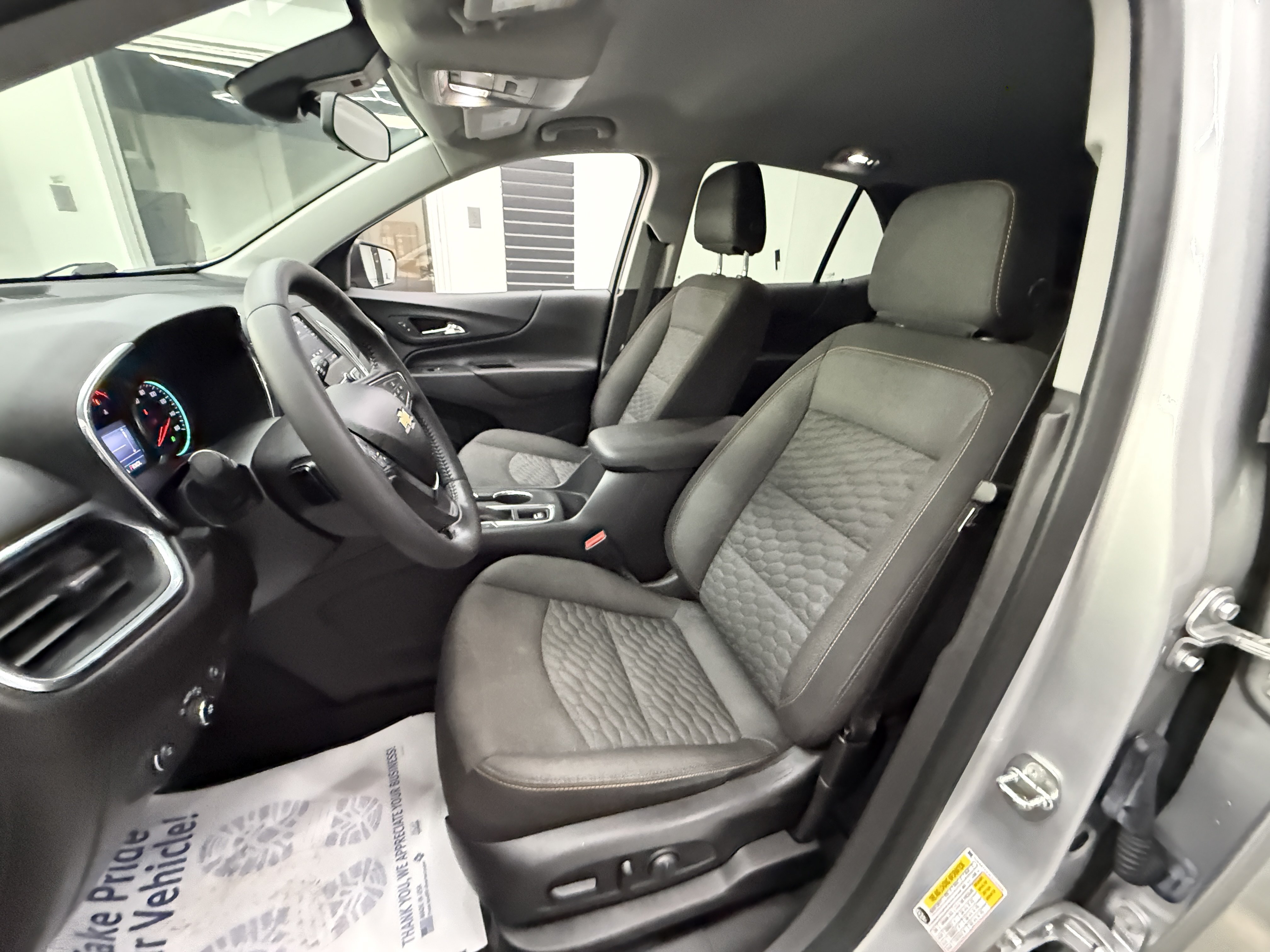 Used 2020 Chevrolet Equinox LT w/ Driver Convenience Package AWD/4WD image 10
