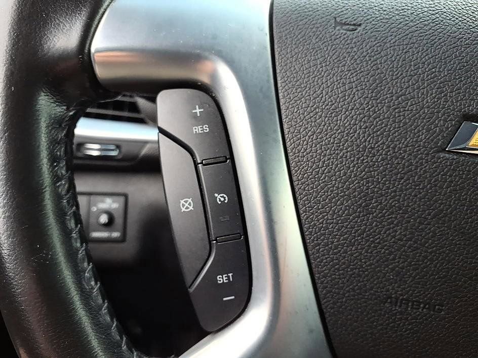 Used 2017 Chevrolet Traverse LT image 27
