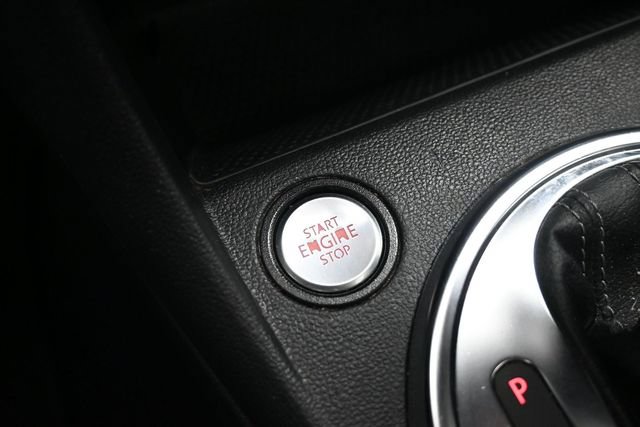 Used 2013 Volkswagen Beetle R-Line FWD image 29