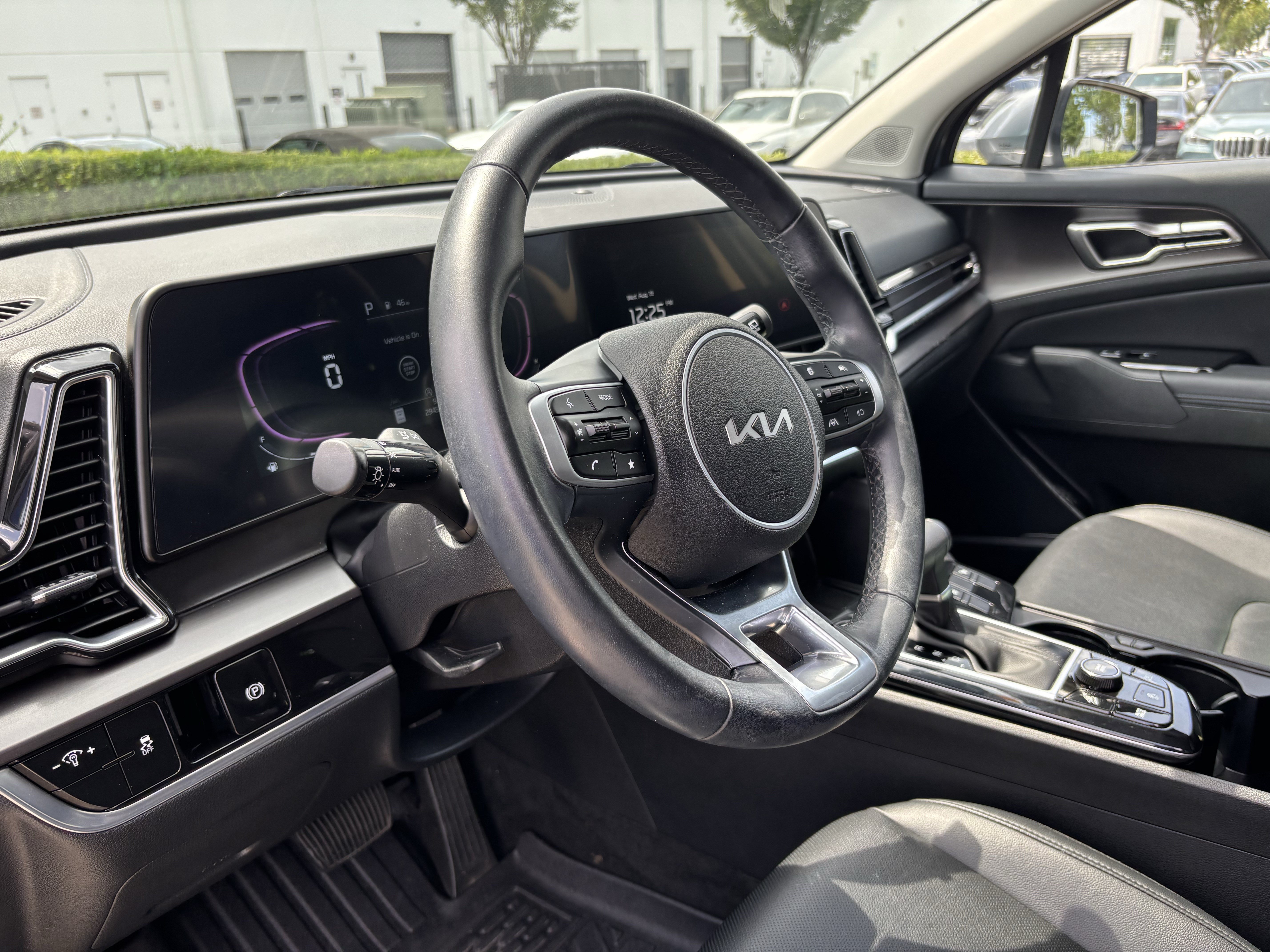 Used 2025 Kia Sportage EX FWD image 17