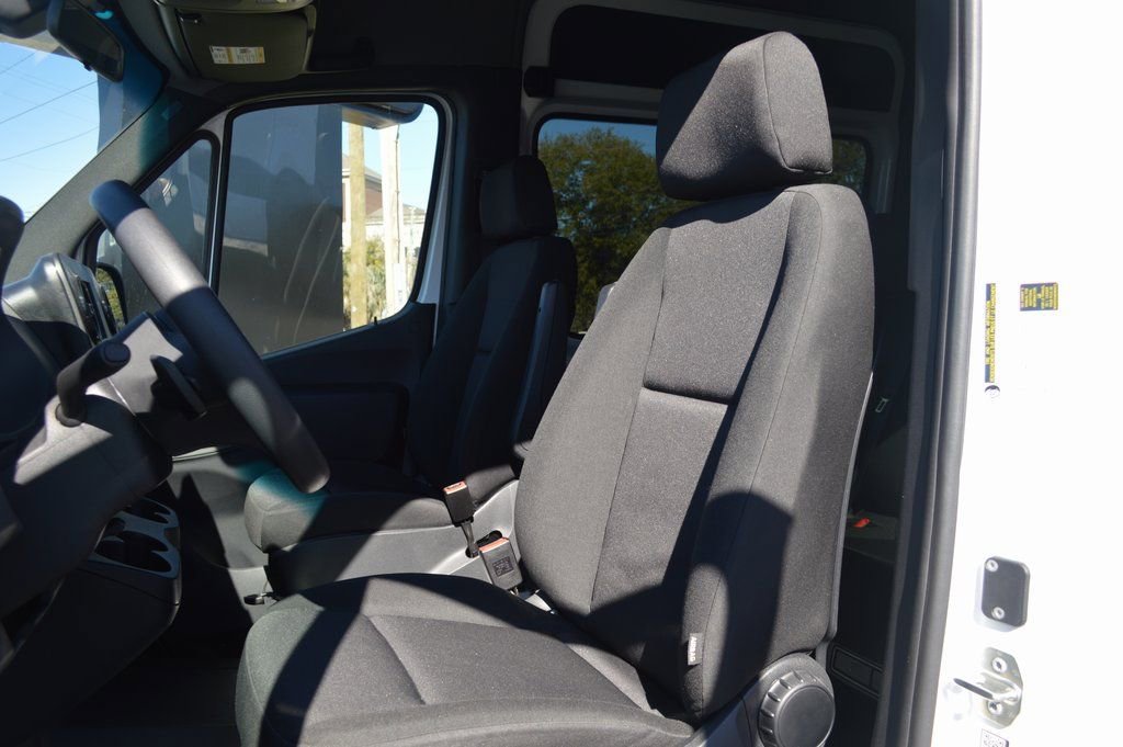 Used 2024 Mercedes-Benz Sprinter 2500 image 10