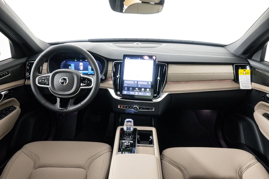 Certified 2026 Volvo XC90 B6 Plus w/ Protection Package Premier image 2