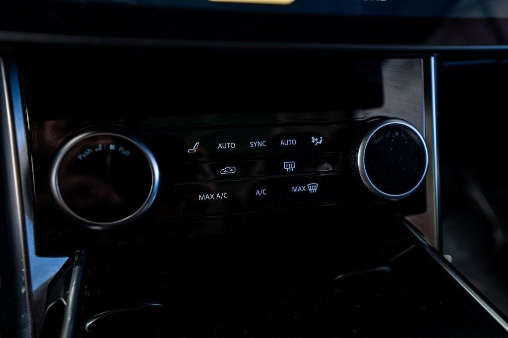 Used 2022 Land Rover Range Rover SE image 43