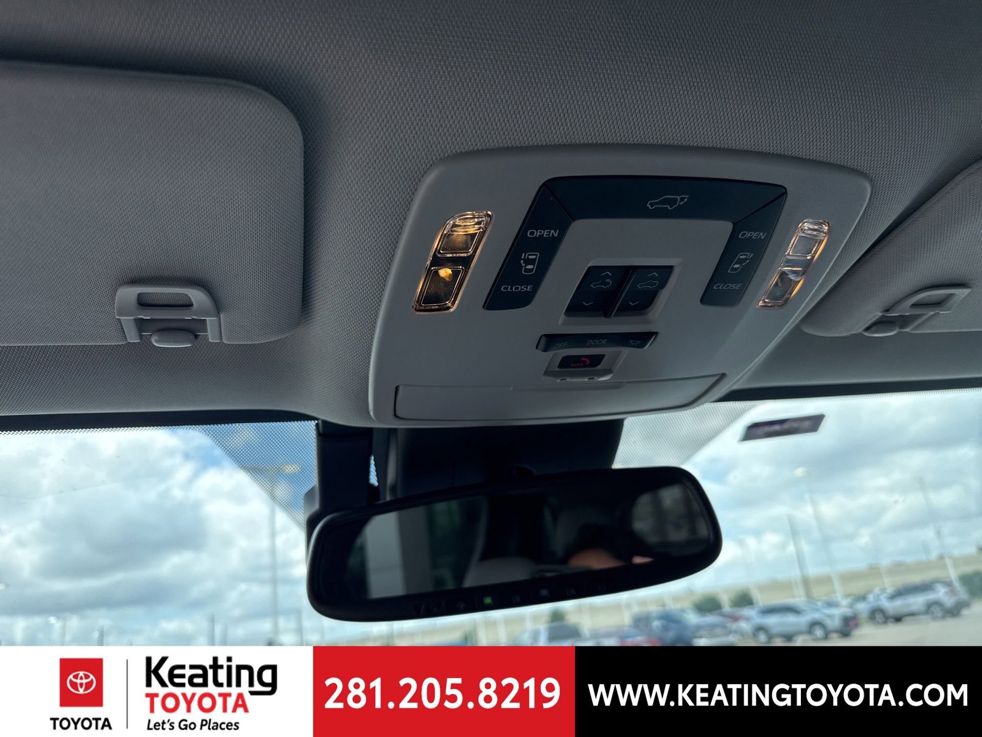 Used 2026 Toyota Sienna XLE FWD image 23