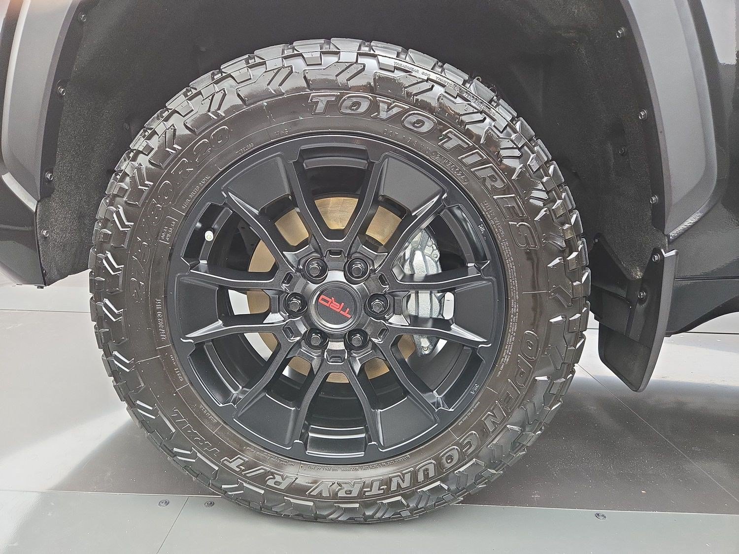 Used 2023 Toyota Tundra Limited w/ TRD Off-Road Package AWD/4WD image 32