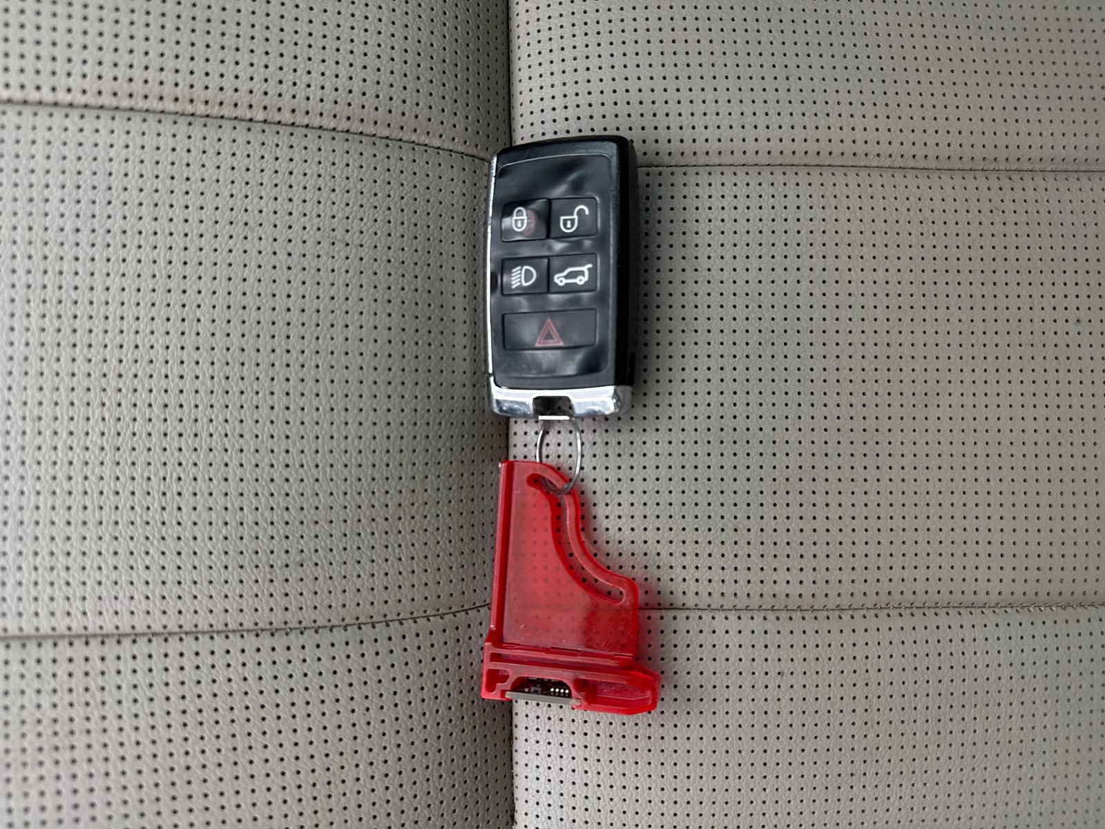 Used 2019 Land Rover Discovery SE AWD/4WD image 58