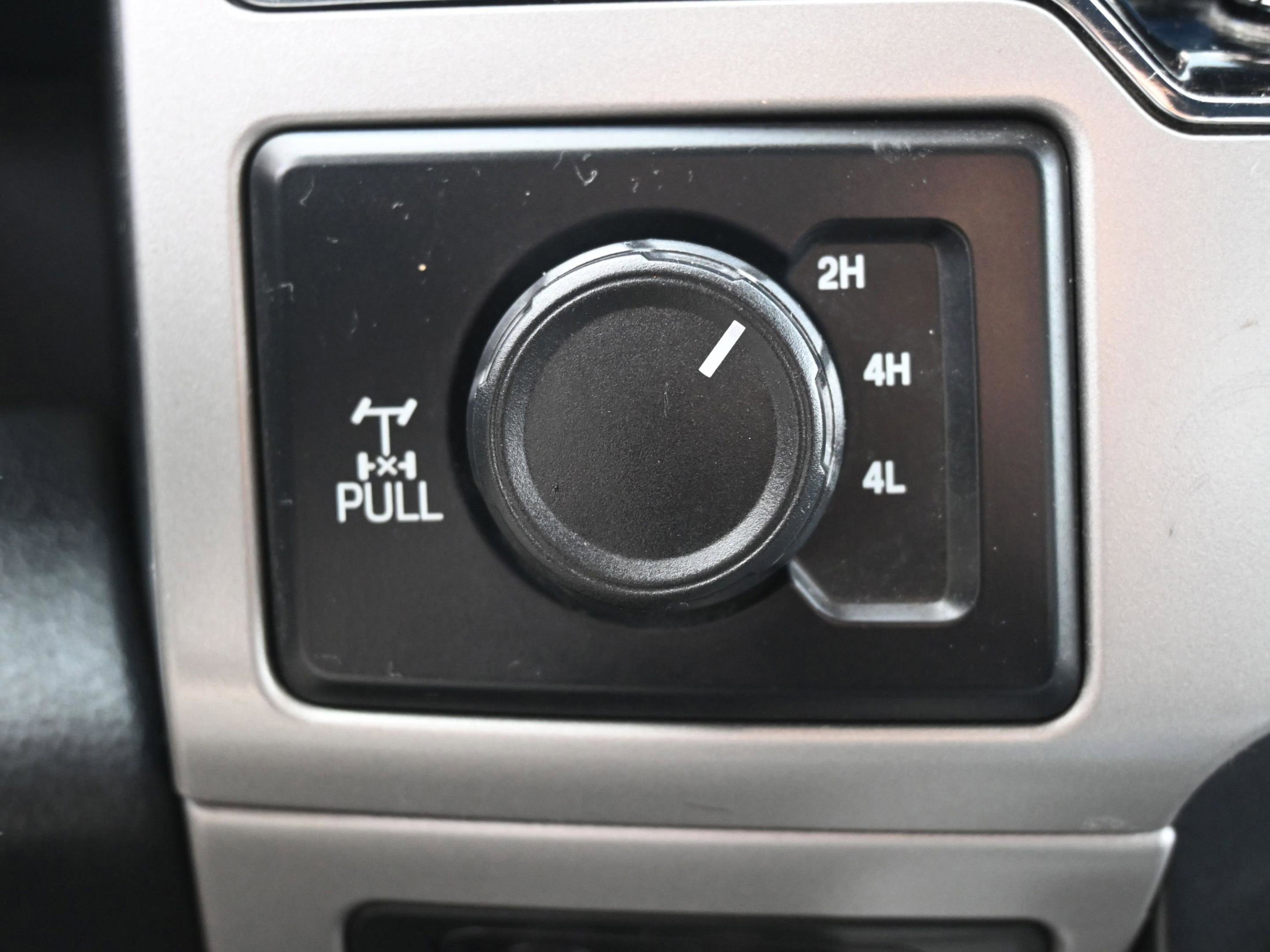 Certified 2022 Ford F350 Lariat w/ Lariat Ultimate Package image 4