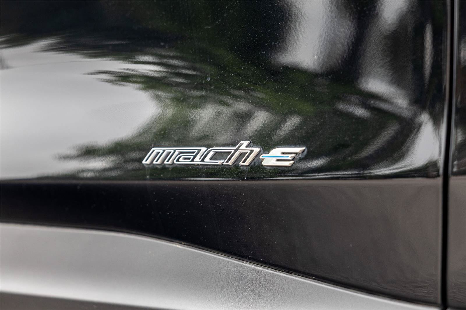 Certified 2025 Ford Mustang Mach-E Select RWD image 4