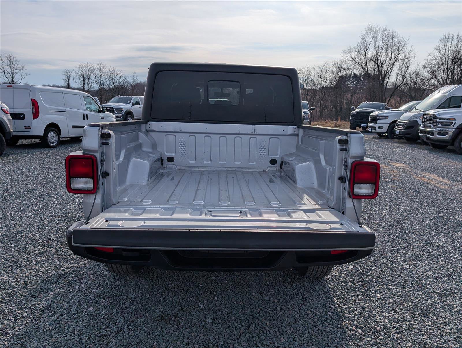 Used 2023 Jeep Gladiator Overland image 13