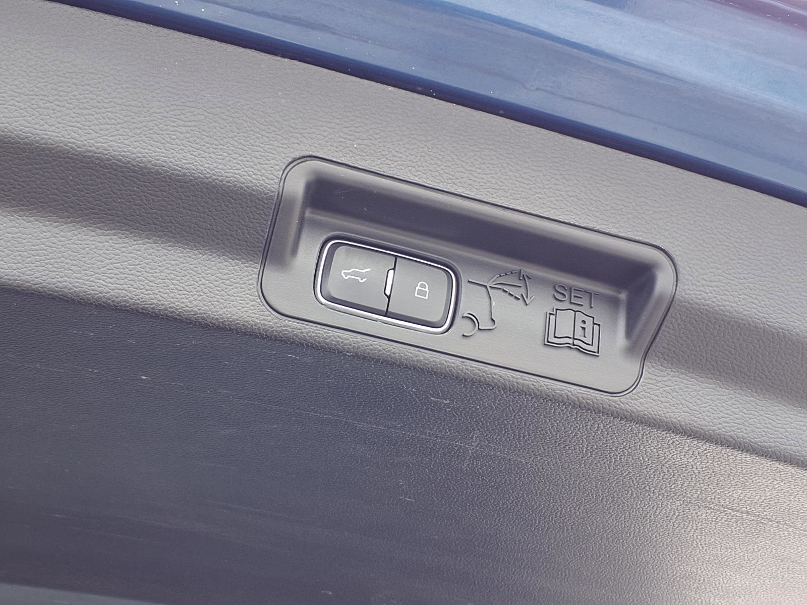 Used 2020 Ford Explorer ST w/ ST Street Pack image 23