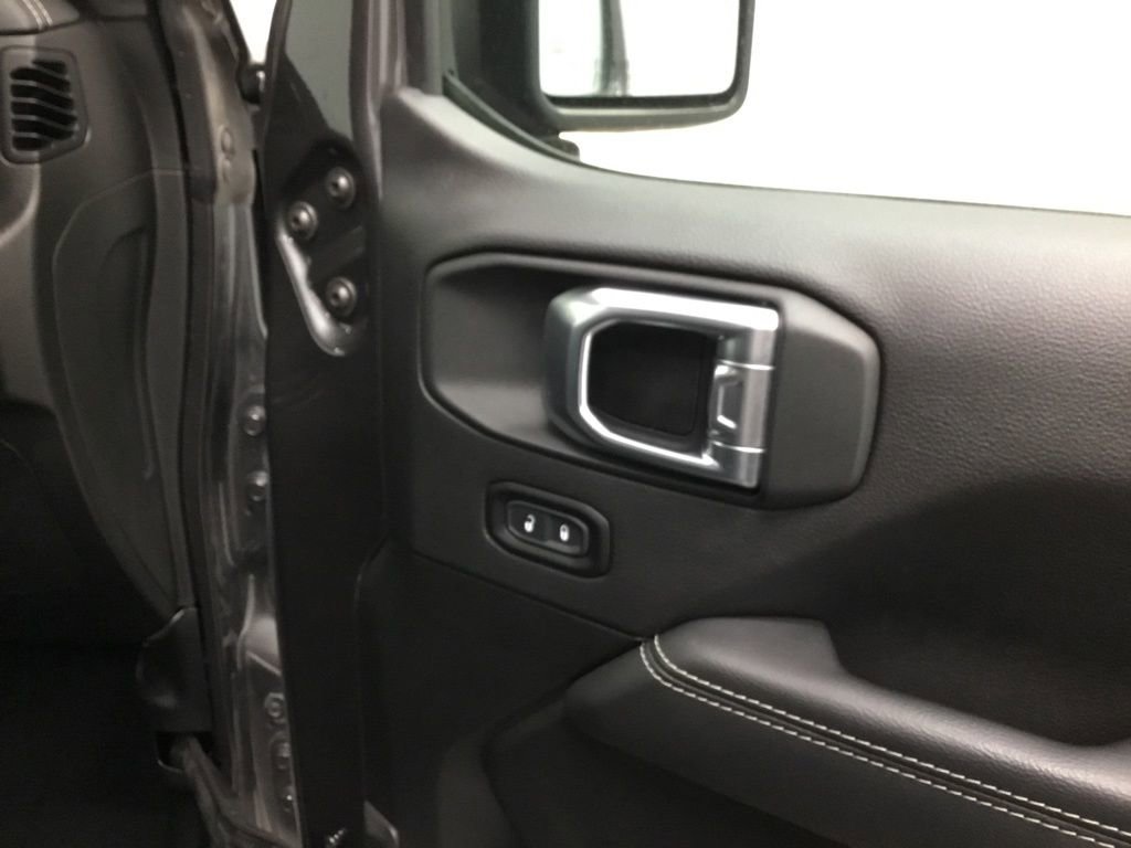 Used 2021 Jeep Wrangler Unlimited Sahara w/ Dual Top Group image 21