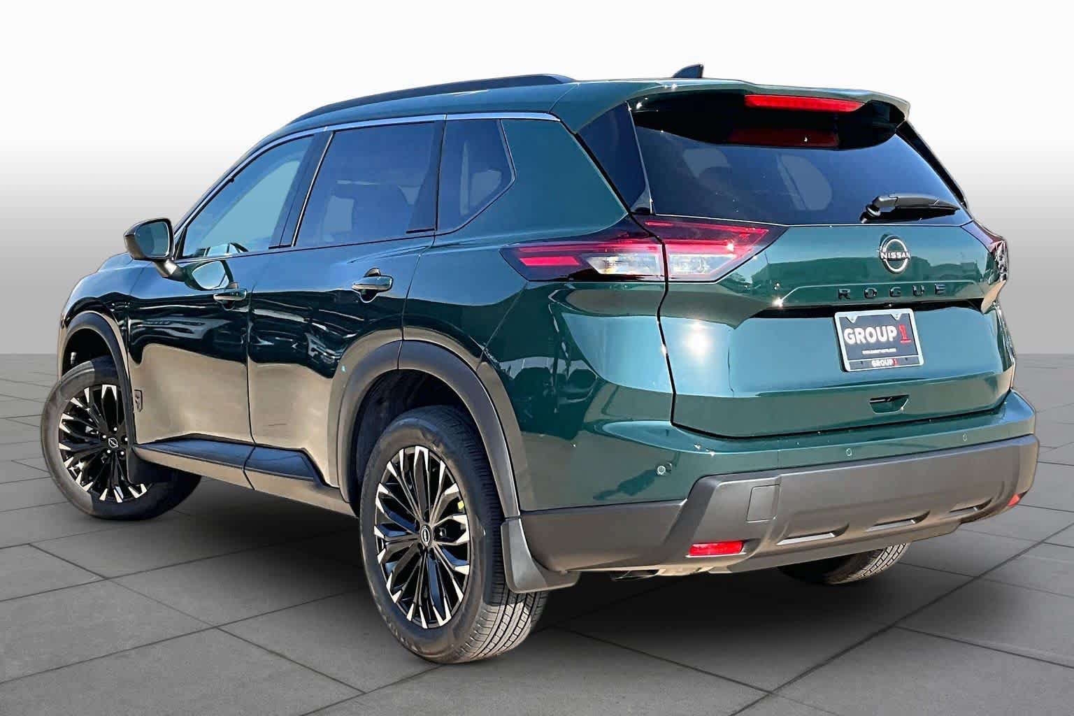 New 2027 Nissan Rogue Dark Armor FWD image 11