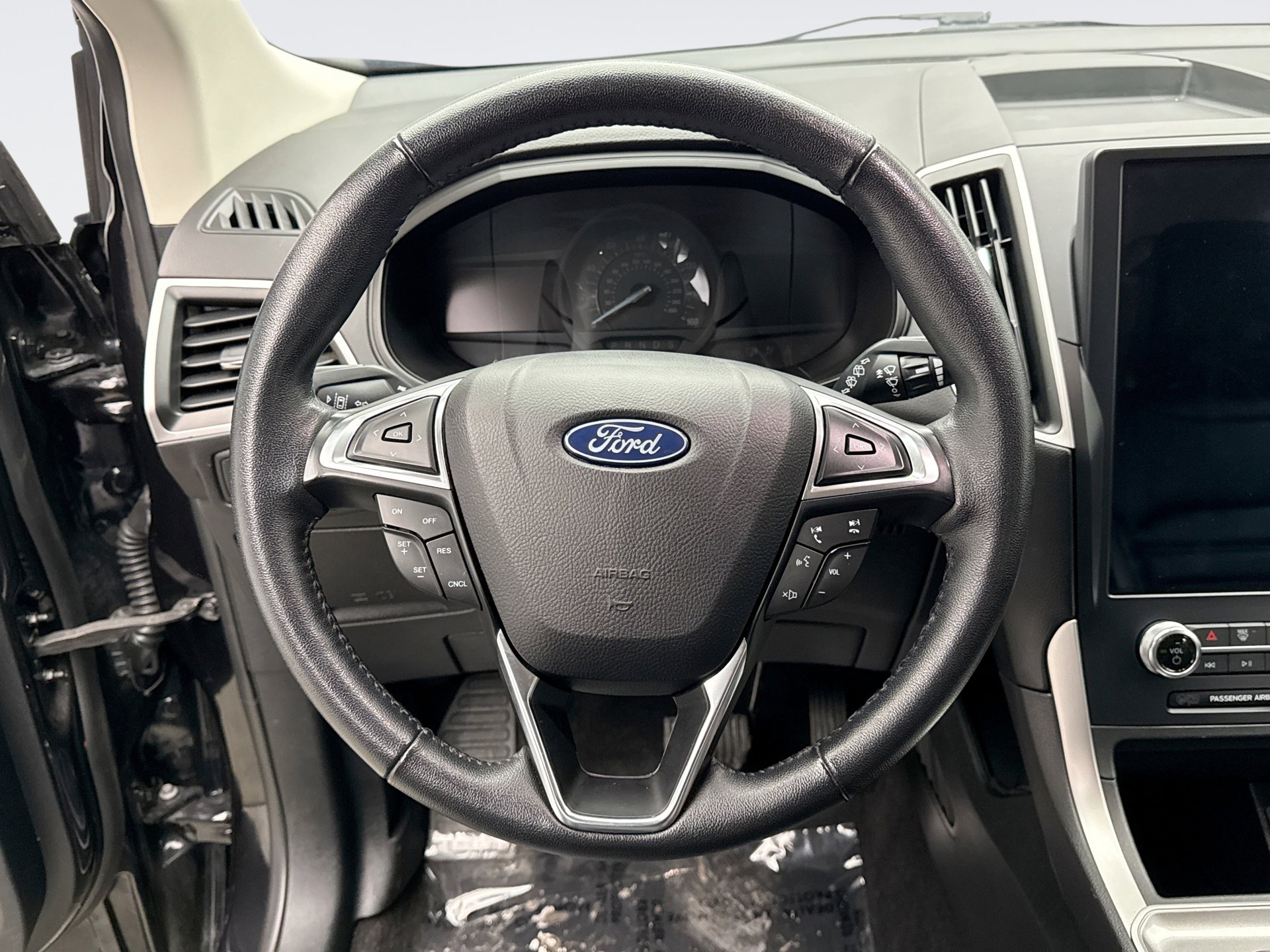 Used 2024 Ford Edge SEL image 12